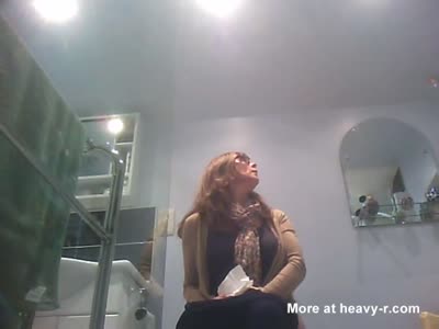 Milf On Piss Cam